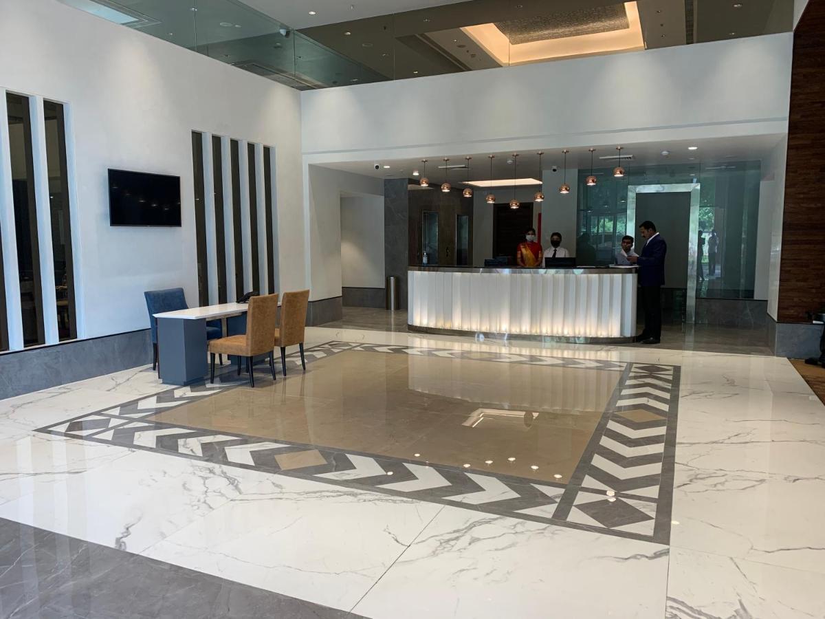 Manjeera Sarovar Premiere Hotell Rājahmundry Exteriör bild
