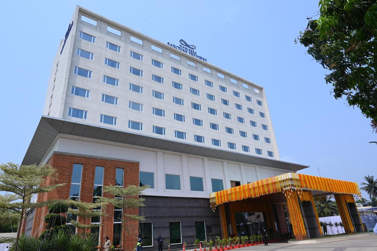 Manjeera Sarovar Premiere Hotell Rājahmundry Exteriör bild