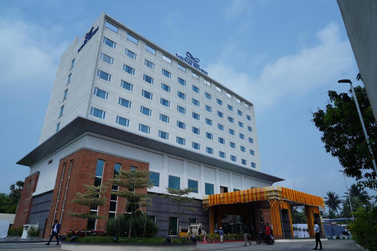 Manjeera Sarovar Premiere Hotell Rājahmundry Exteriör bild