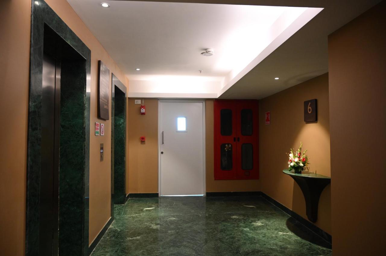 Manjeera Sarovar Premiere Hotell Rājahmundry Exteriör bild